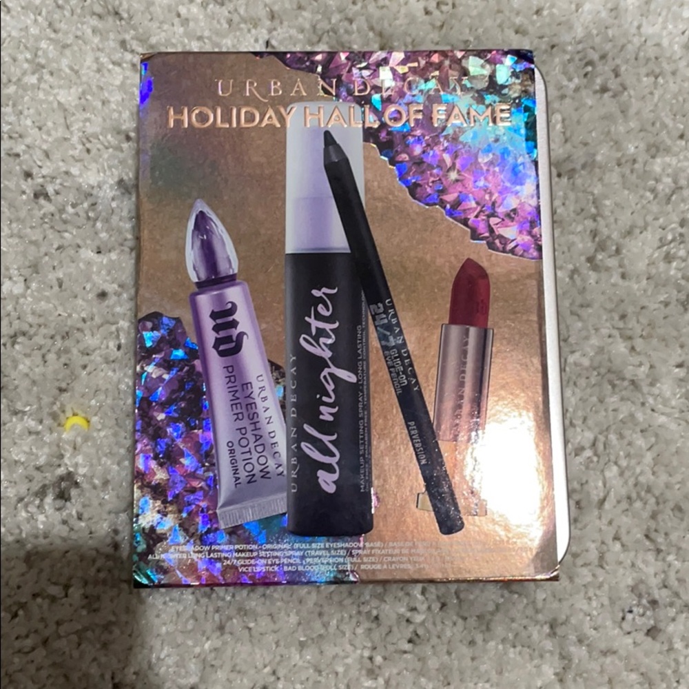 New Urban decay makeup set - Picture 3 of 3